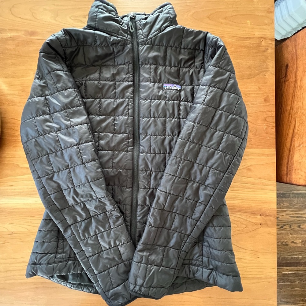 Patagonia Women's black nano puff Jacket